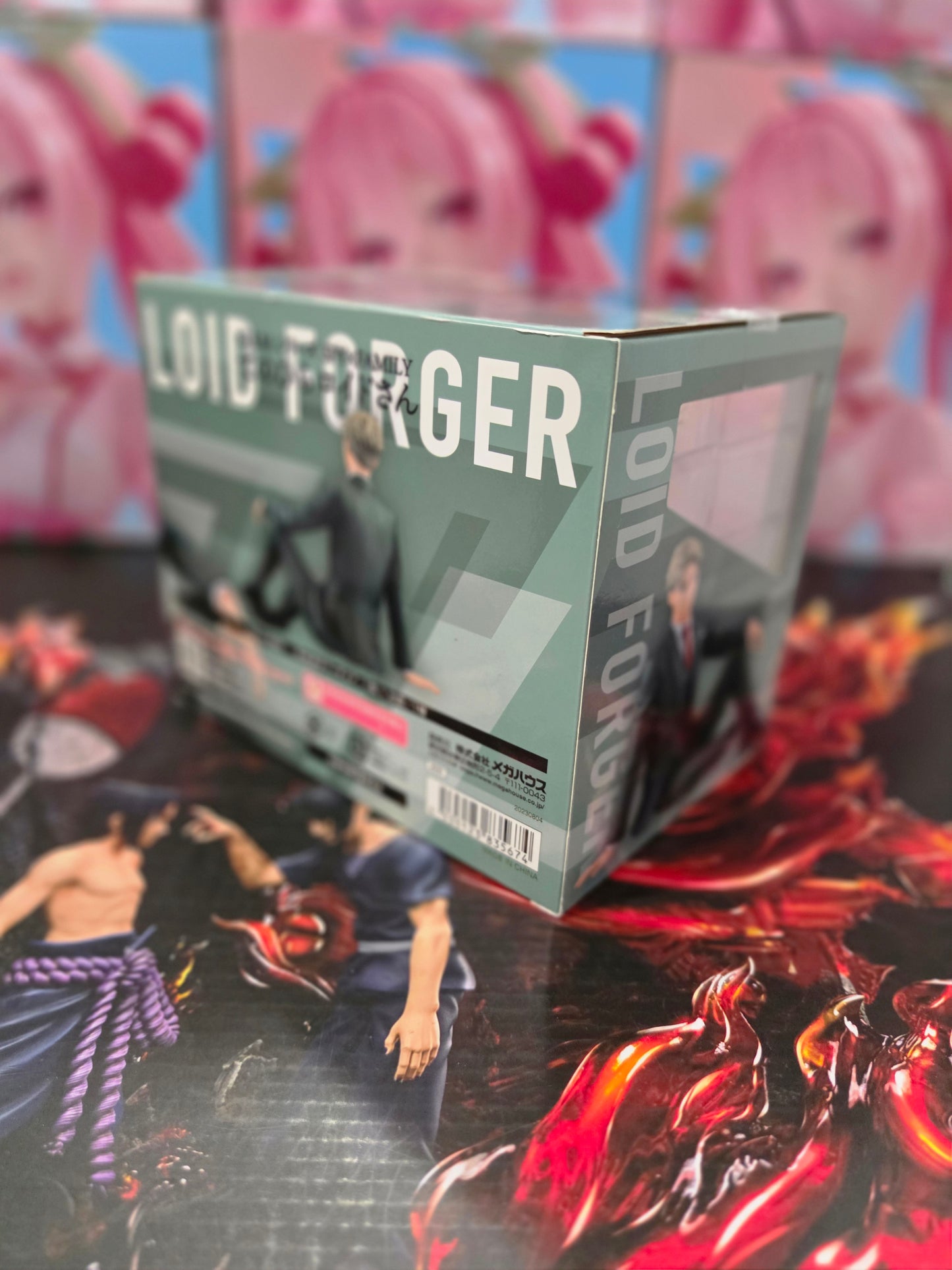 (LAST COPY)Loid Forger G.E.M Series Megahouse figure