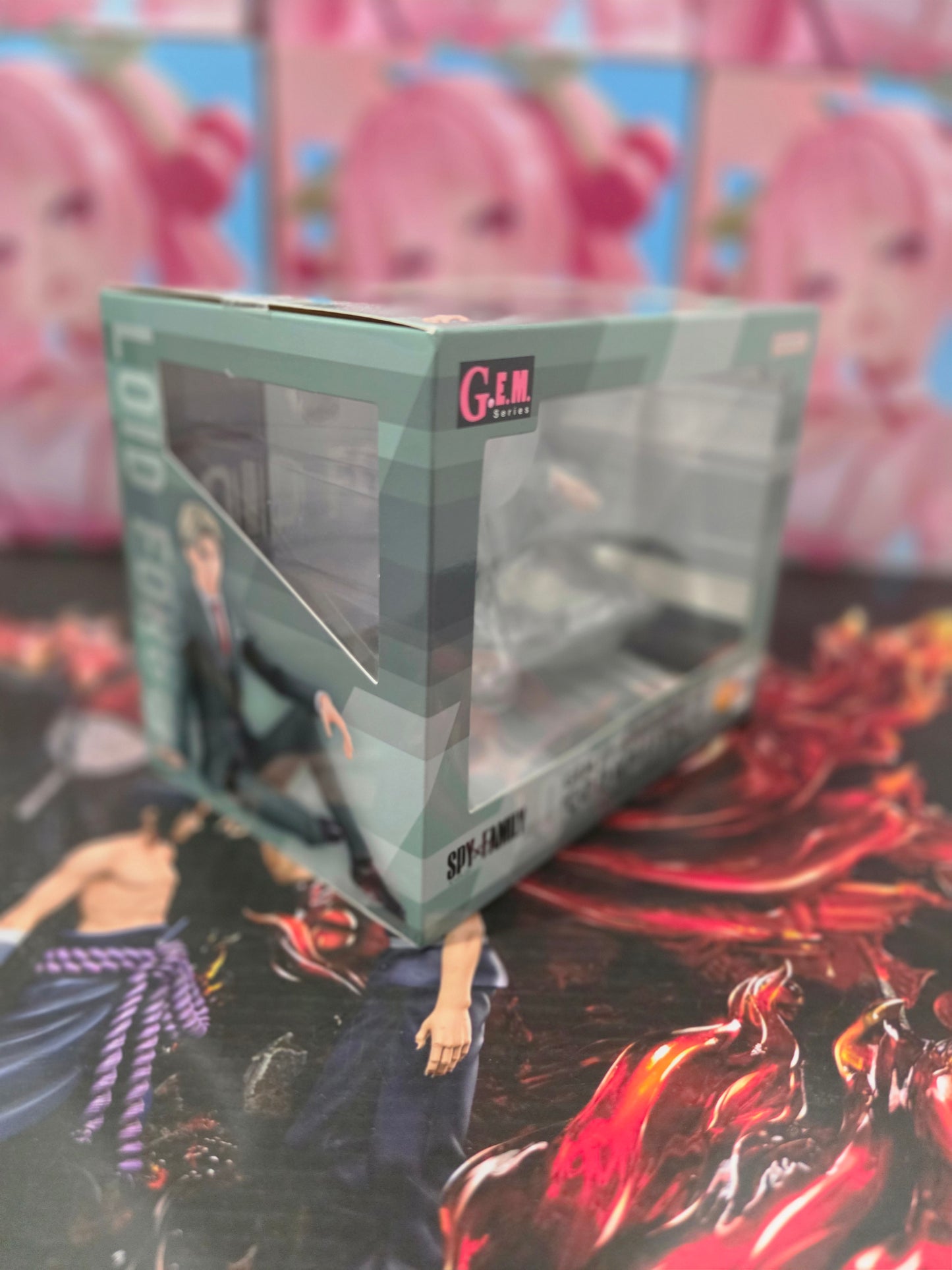 (LAST COPY)Loid Forger G.E.M Series Megahouse figure