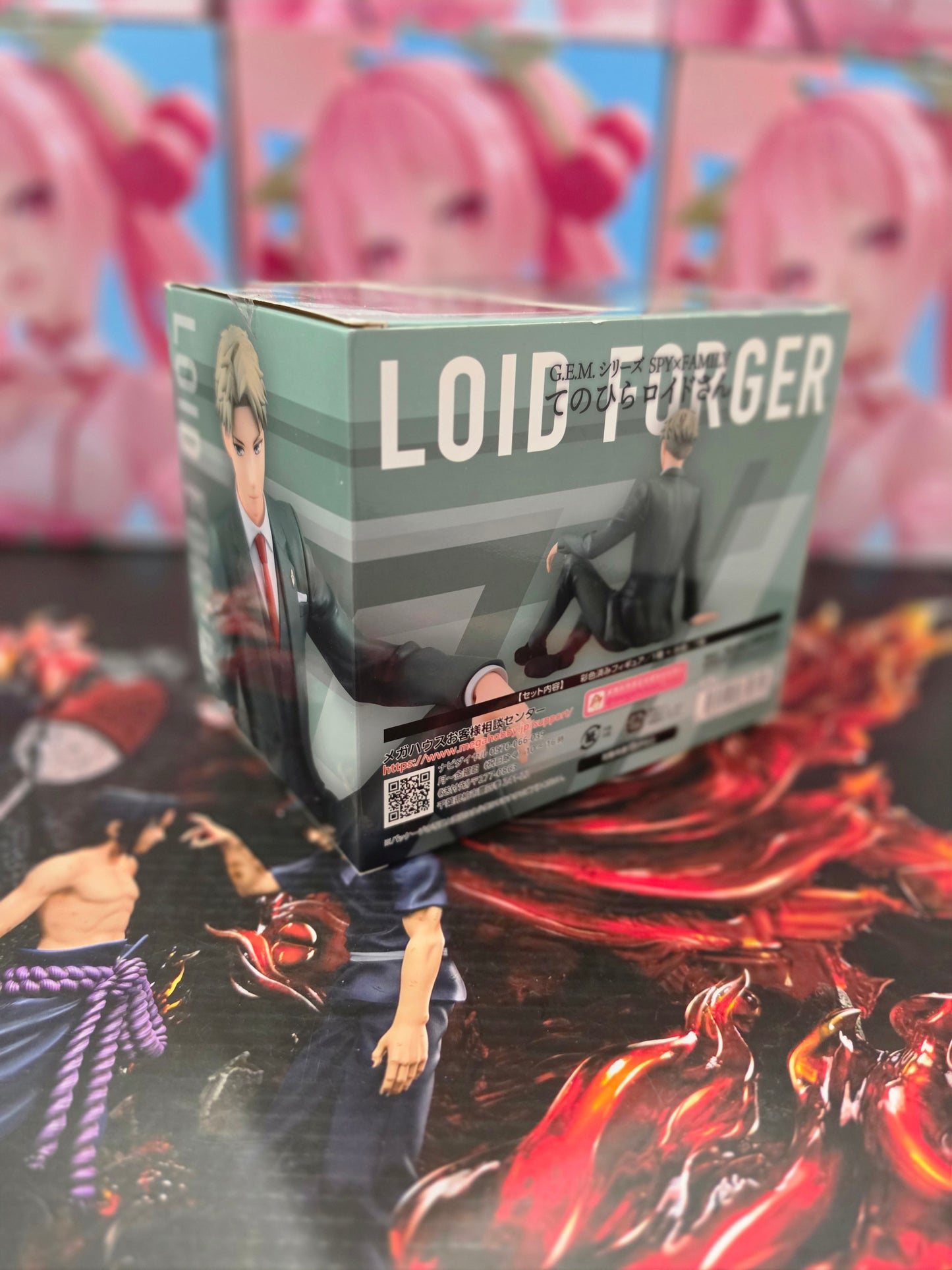 (LAST COPY)Loid Forger G.E.M Series Megahouse figure