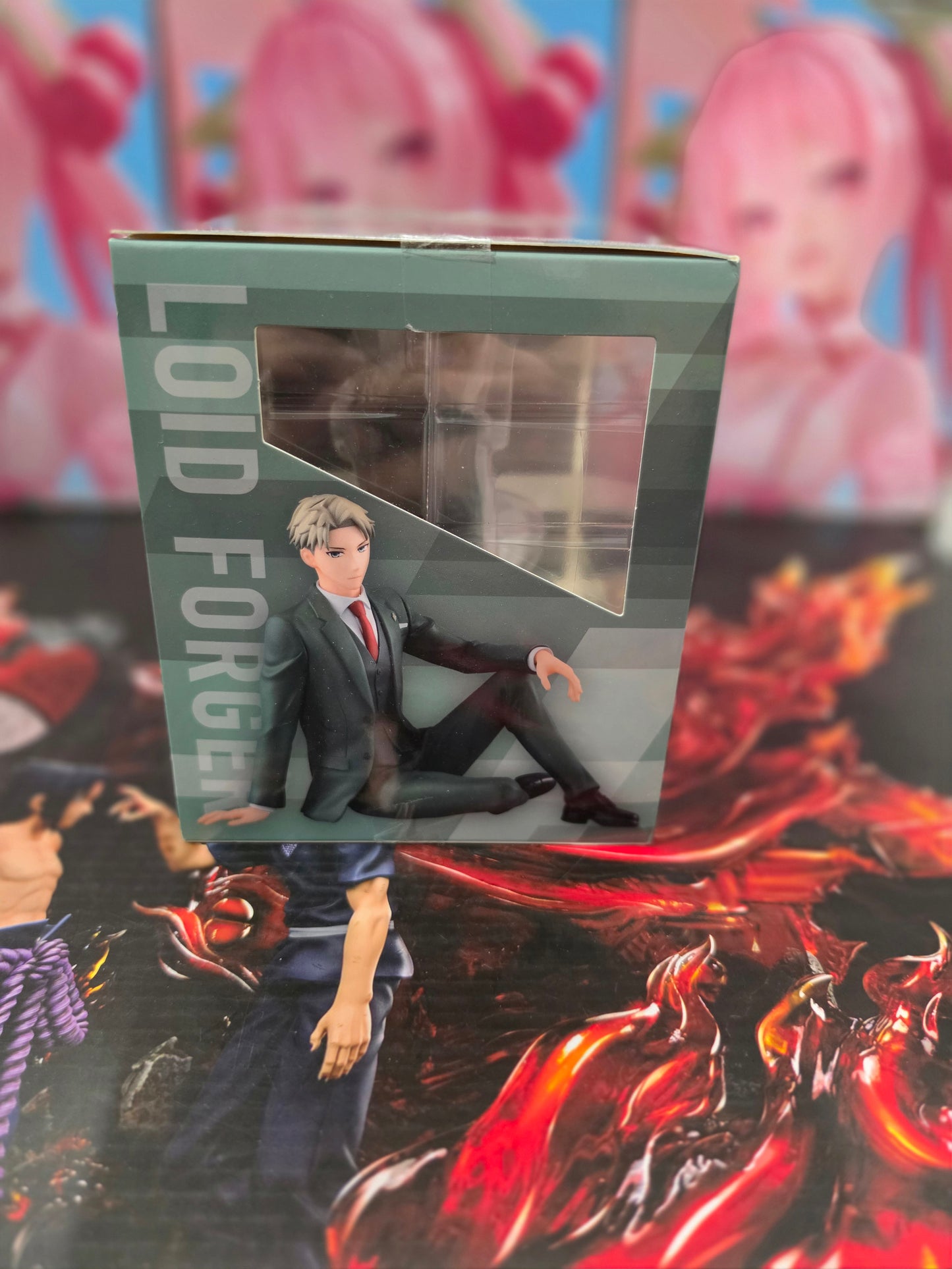(LAST COPY)Loid Forger G.E.M Series Megahouse figure